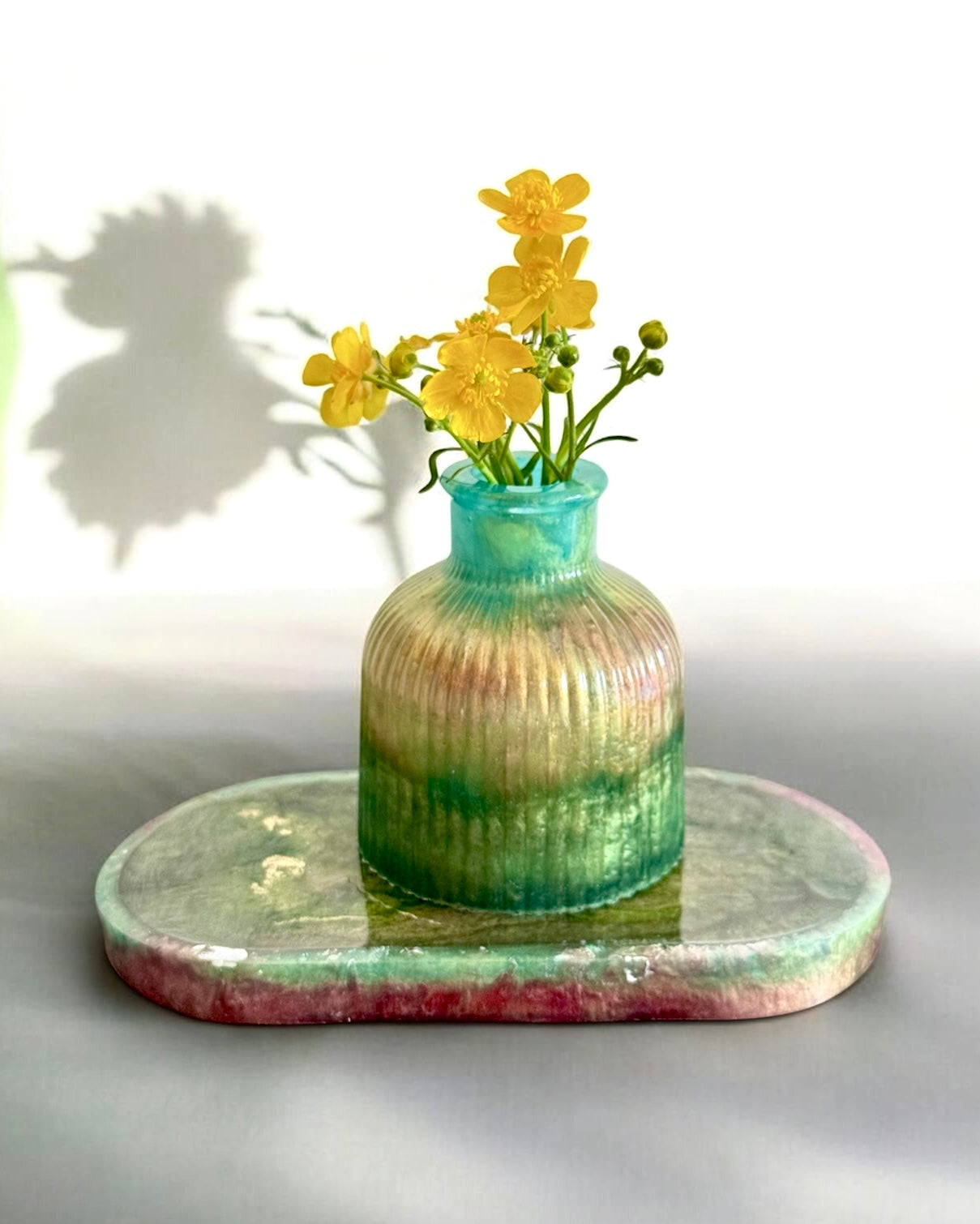 Iridescent Green & Gold Ribbed Resin Vase Set DPD